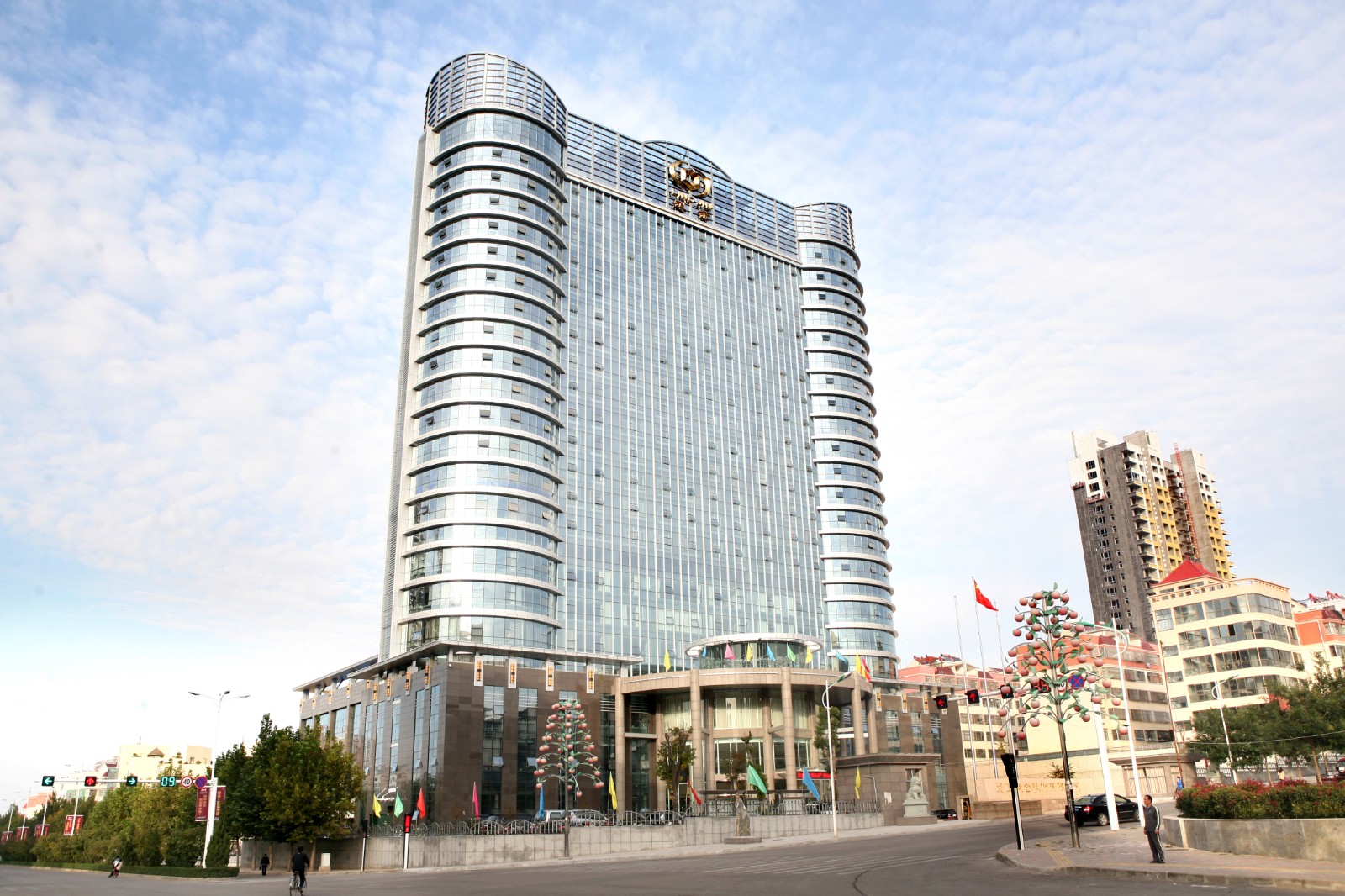 靈寶黃金公司簡(jiǎn)介.jpg 靈寶黃金公司簡(jiǎn)介.jpg